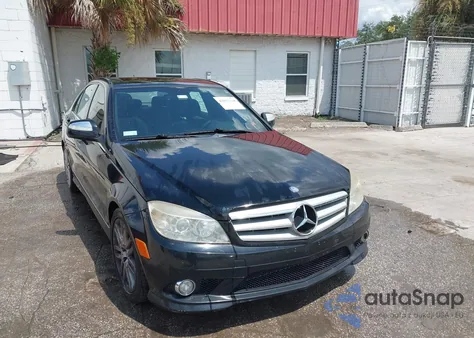 2008 Mercedes-Benz C 300 Luxury 4Matic/Sport 4Matic z USA, uszkodzony, nr VIN WDDGF81X38F111583